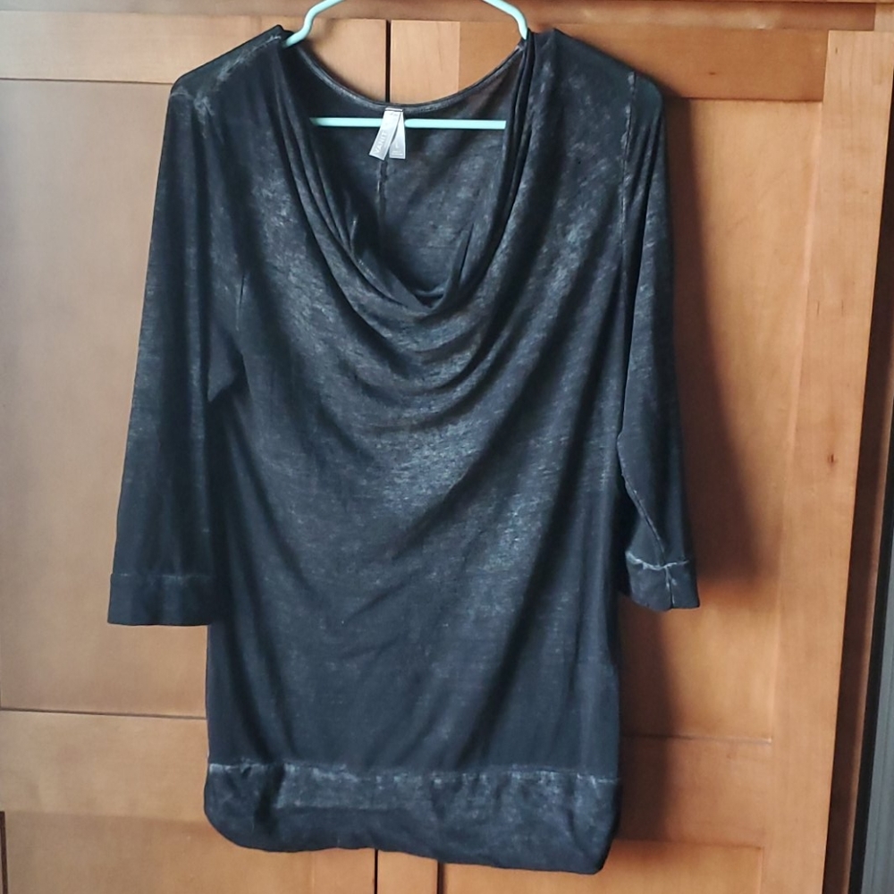 🛍 Distressed top 🖤 - Picture 2 of 5